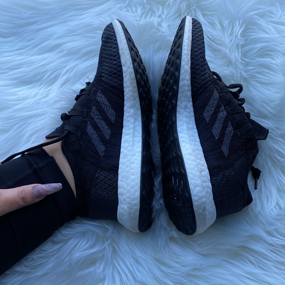 ADIDAS x BLACK & WHITE CLOUD BOOST RUNNING SHOES | Super Comfy & Great Condition - Picture 2 of 9